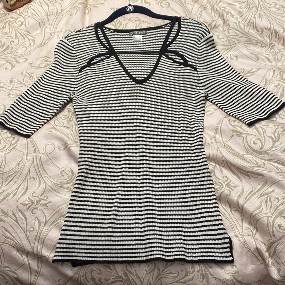 Venus striped stretchy top. Size medium